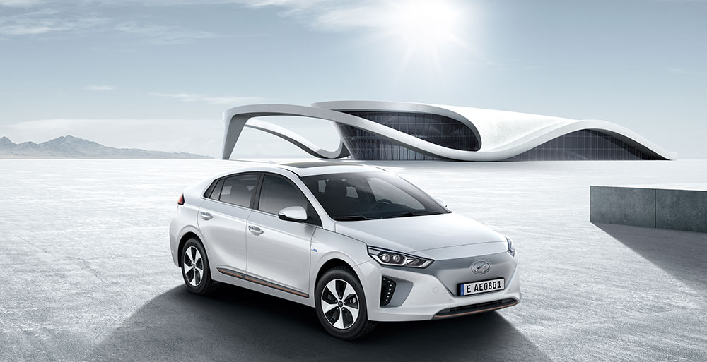 ioniq_ev_2017_eu_lhd_exterior_main_1000x513