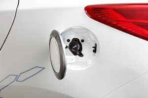 ix35-fuel-cell_hydrogen-hole_open_2012_